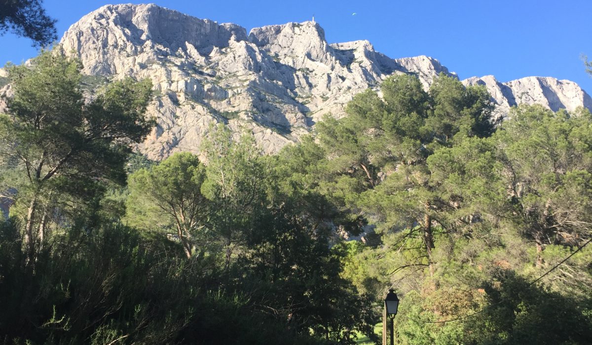 Le Moulin en Provence - Vue Sainte Victoire