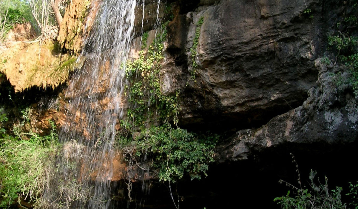 Le Moulin en Provence_Waterfall